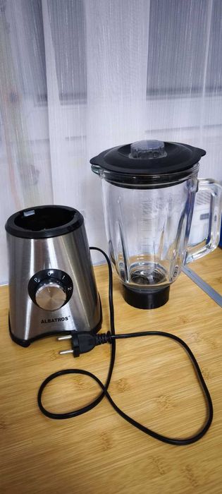 Blender cu 1 piesă defectă