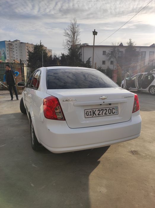 Lavetti 1.6 avtomat 3 pozitsya