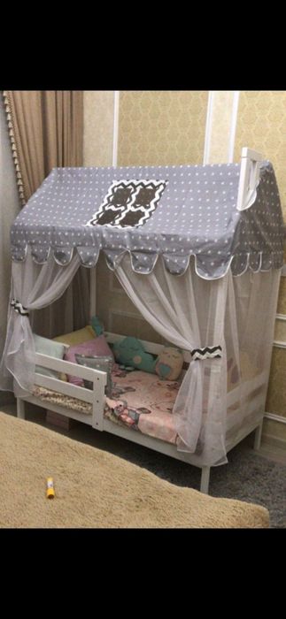 Детская кровать домик