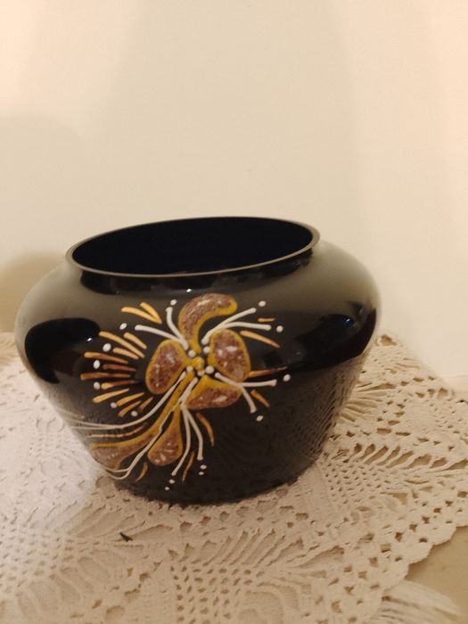 Комплект ваза ,съдче за ядки/ бонбониера/ от цветно стъкло