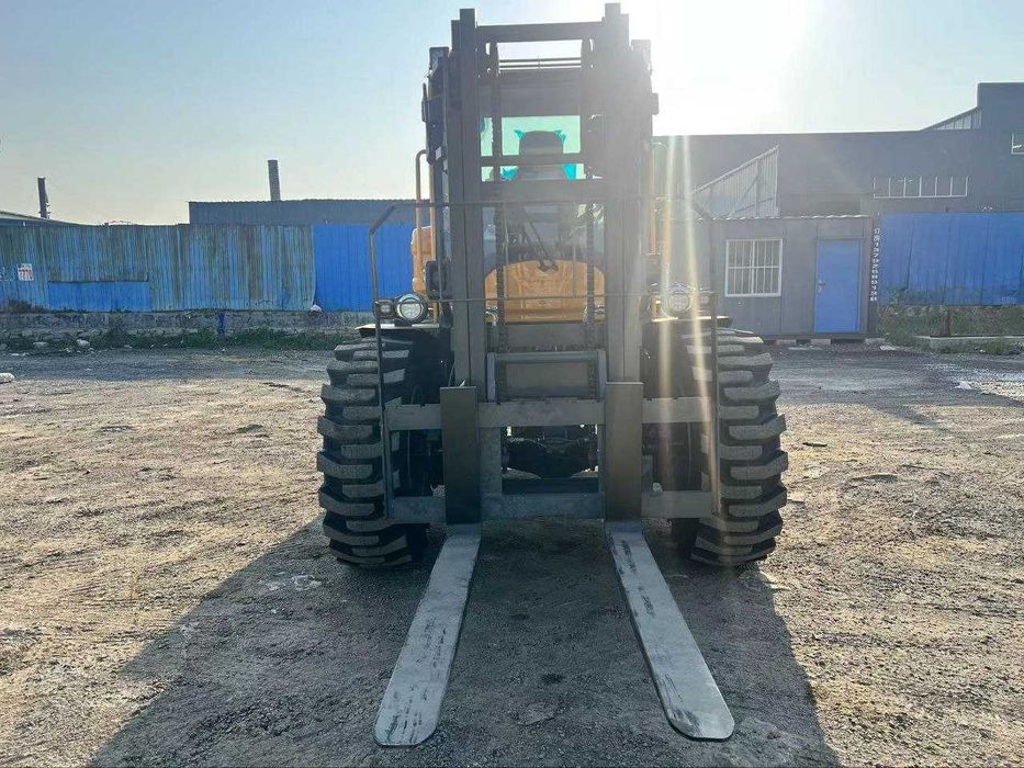 Погрузчик  КАРА  5тонн (4 WD)