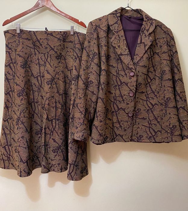 Costum damă mărimea 54