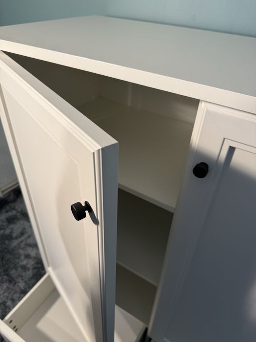 Comoda inalta cu fronturi din MDF 117/50/130