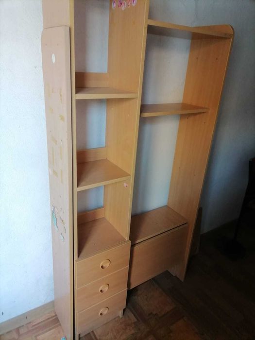 детская стенка для игрушек и книг