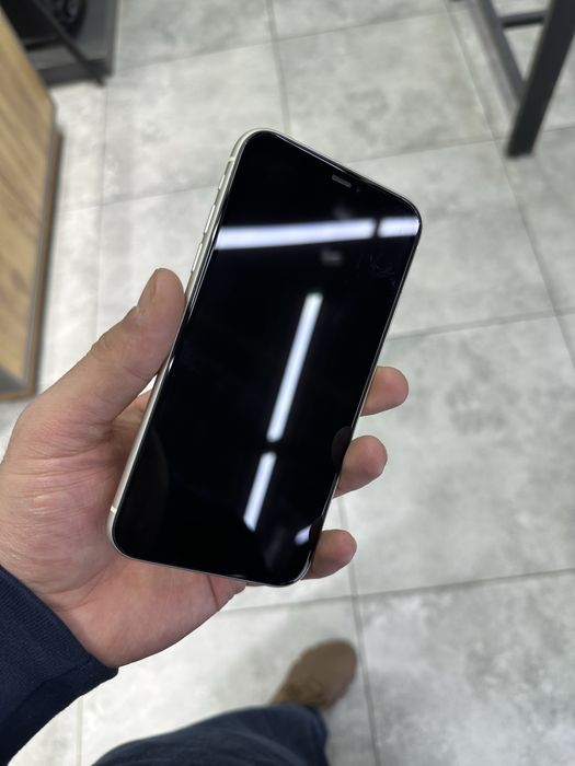 iphone 11  karopkasi bor yomkst 92