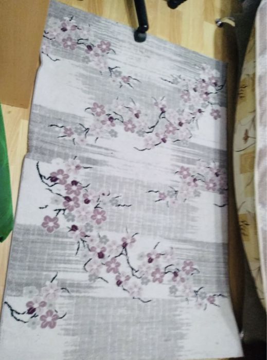 Продам ковер хорошего качества срочно!