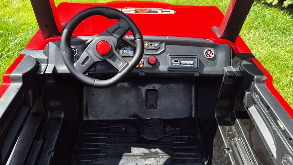 Mașinuța electrică pentru copii Buggy Clash 4x4