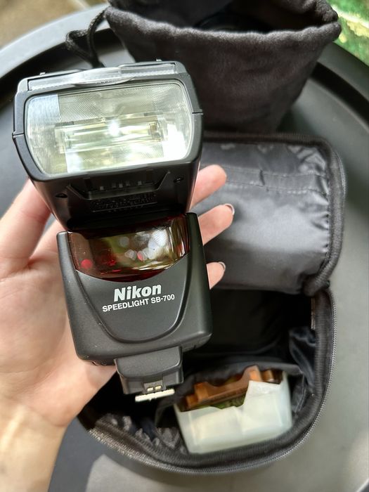 Blit Nikon Speedlight SB-700 Ca Nou