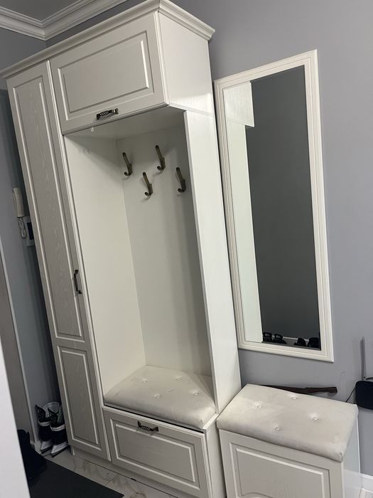 Продам шкаф в прихожую