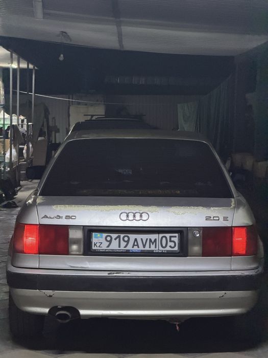 продам Ауди 80 б4