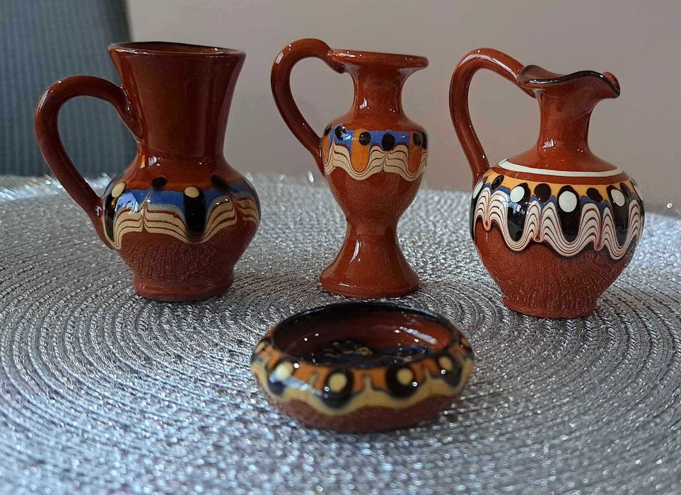 малки глинени съдове