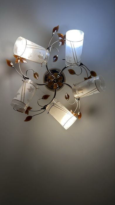 Люстра пятиламповая