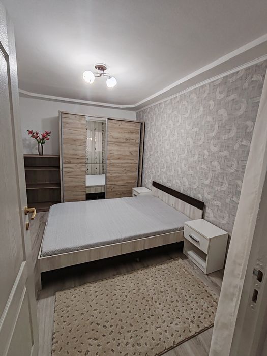 Închiriez apartament