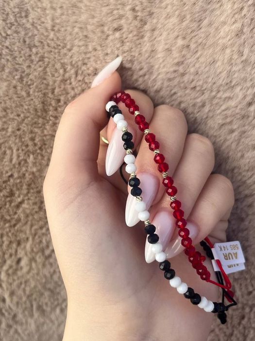 Set frumos cu biluțe de aur