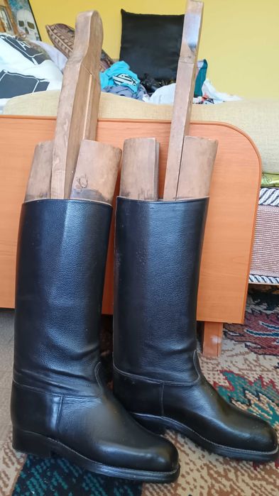 Cizme piele retro barbati - posibil serie militie, militare + calapod lemn originale, stare buna, REDUCERE
