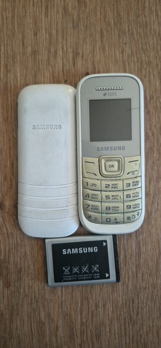 Samsung GT-E1202i на две симкарты