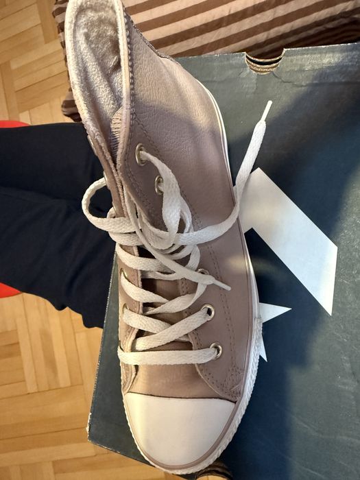 Vand tenesi converse