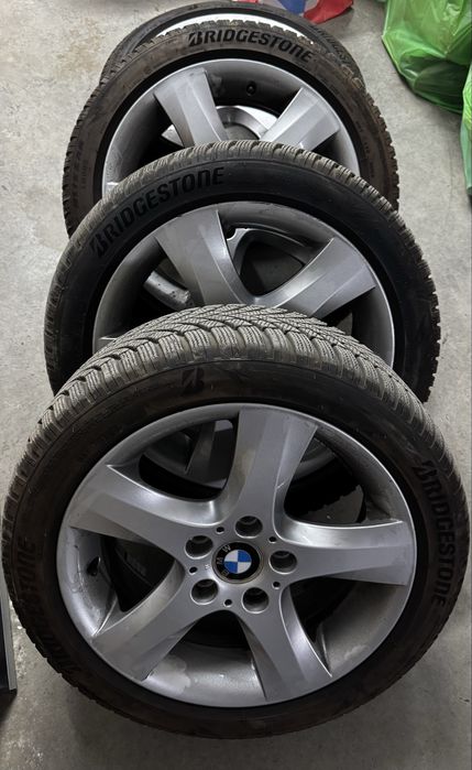 Jante originale BMW R 17 cu anvelope iarna noi!