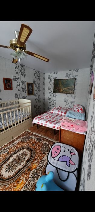 Продам 2 комнатную  квартиру