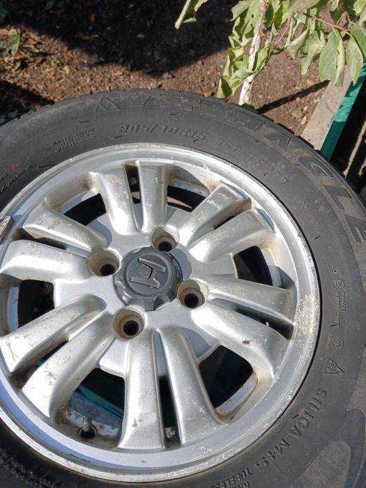 Запчасти шины бу легковые