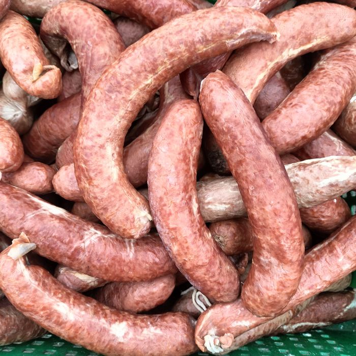 Итке және мысыққа колбаса сосикалар