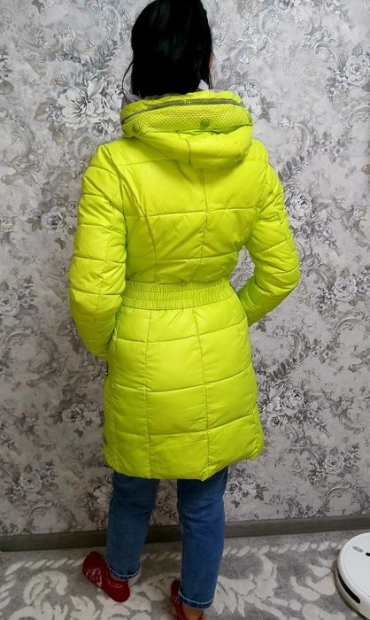 Продам демисезонну куртку