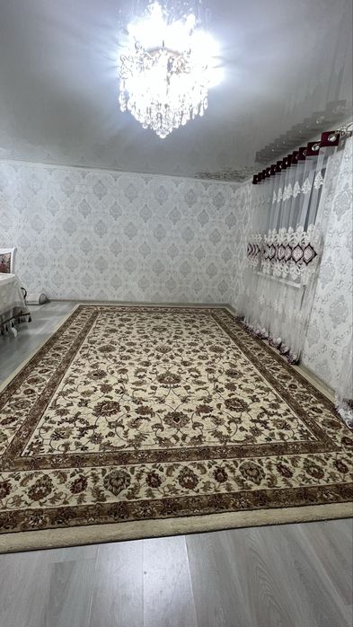 Әдемі кілем сатылады. Продается паласы