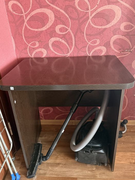 Продам маленький стол
