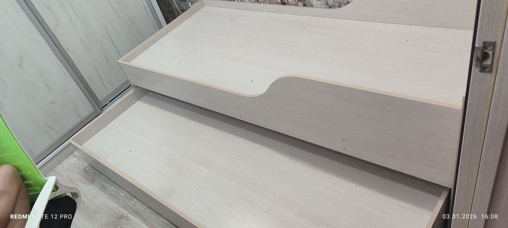 Кровать деревянная подростковая