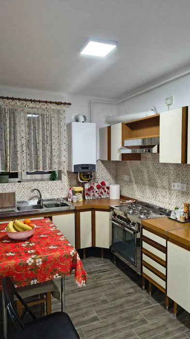 Închiriez apartament cu 2 camere proaspat finisat si mobilat