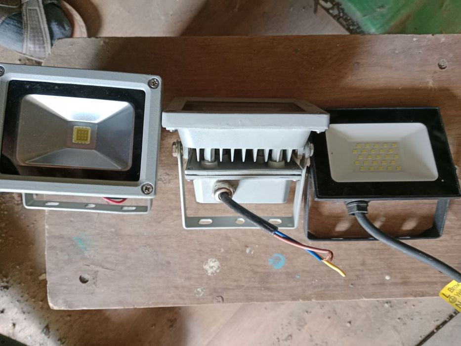 Продам трансформ.,светильники ул. и.т.д..