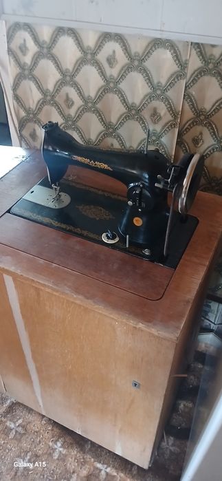 Швейная машина ножная