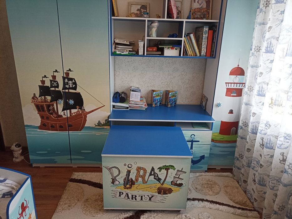 Детский стеллаж и полная мебель