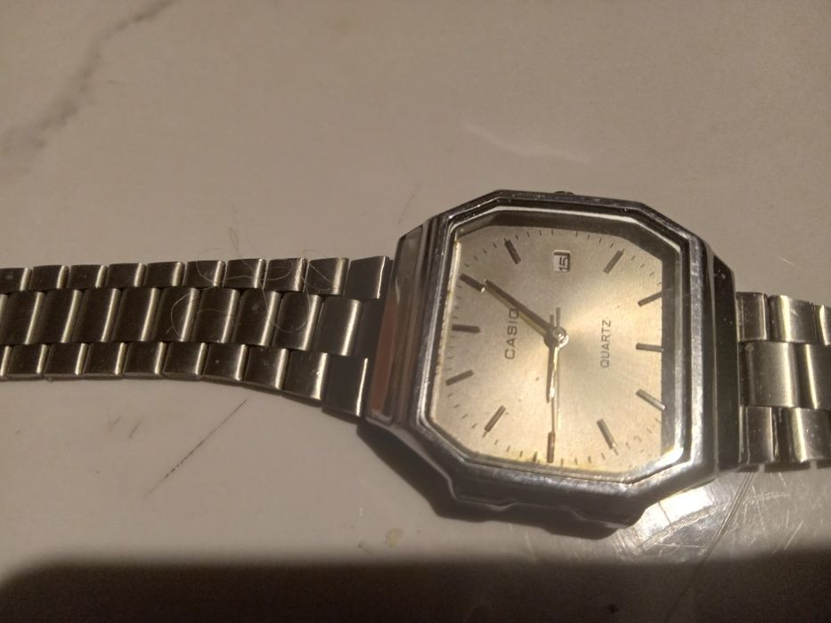 Продам часы оригинальные касео за 15000