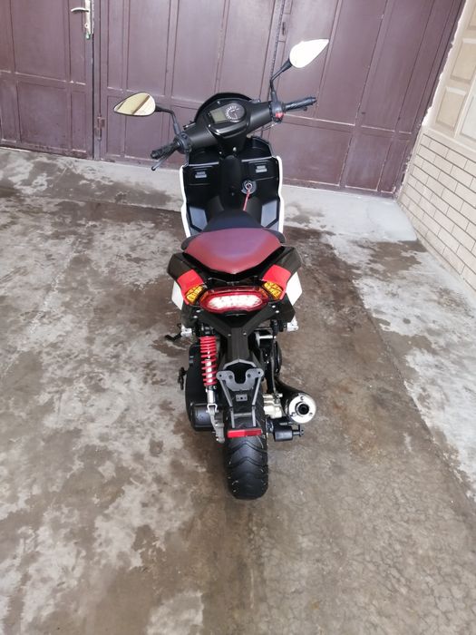 Скутер Benelli 49.9 куб: 1 000 у.е. - Мопеды / скутеры Пап на Olx
