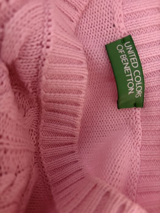 Розов пуловер United Colors of Benetton
