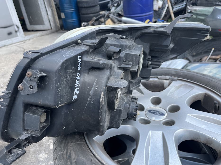 Фар Toyota Land Cruiser десен