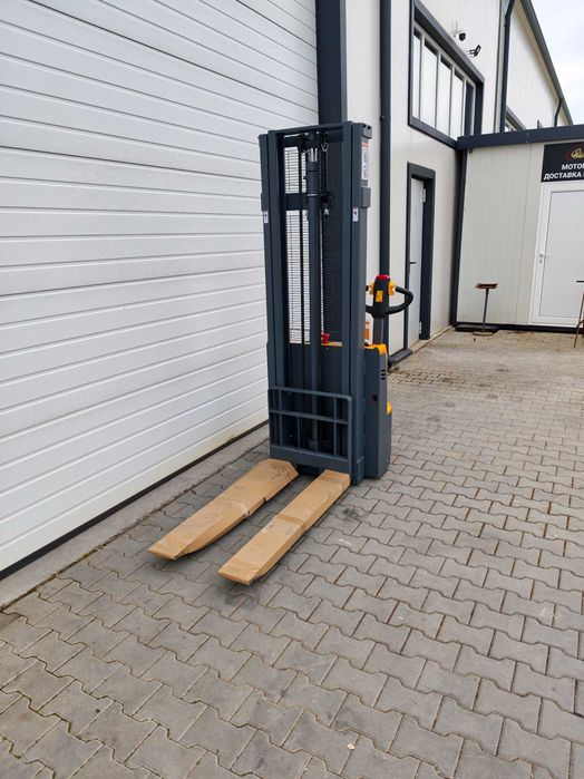 Електрически стакер Xilin CDD 1.2-5 3-3.5