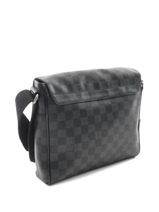 Louies Vuitton District PM Messenger Bag