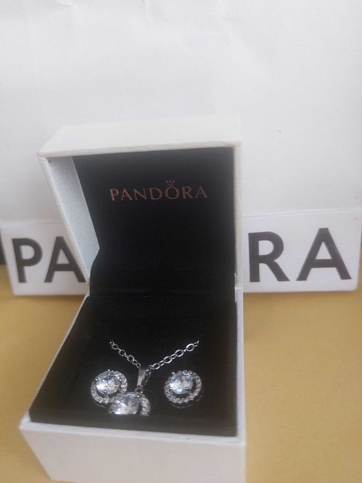 Set de bijuterii in cutie cadou cu punguta cadou pandora