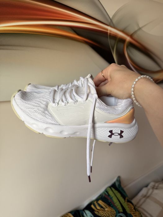 Дамски маратонки Under Armour