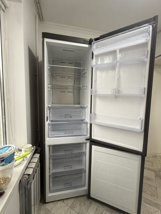 Продам бу холодильник Samsung no Frost- просто крутая машина