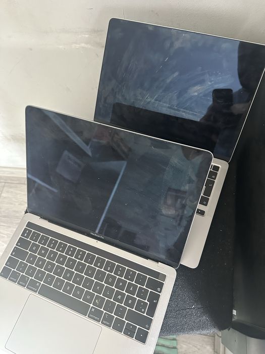 Mackbook pro 2buc defecte ideal piese!