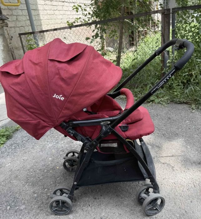Коляска детская Joie