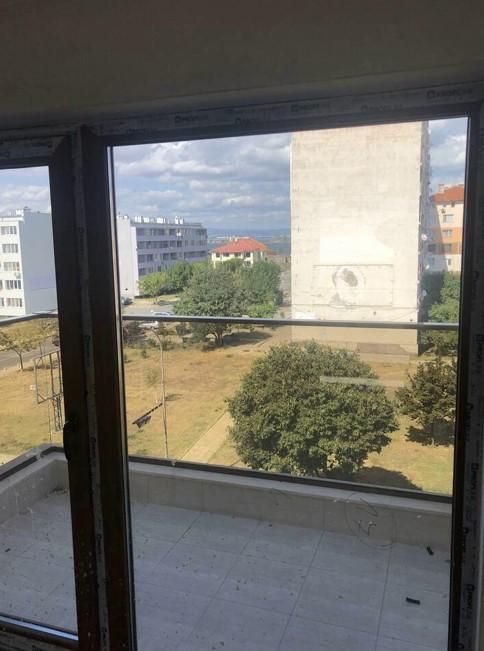 Продава се Четиристаен апартамент в Бургас, Център - 224 кв.м за 1340 €/кв.м - Снимка #1