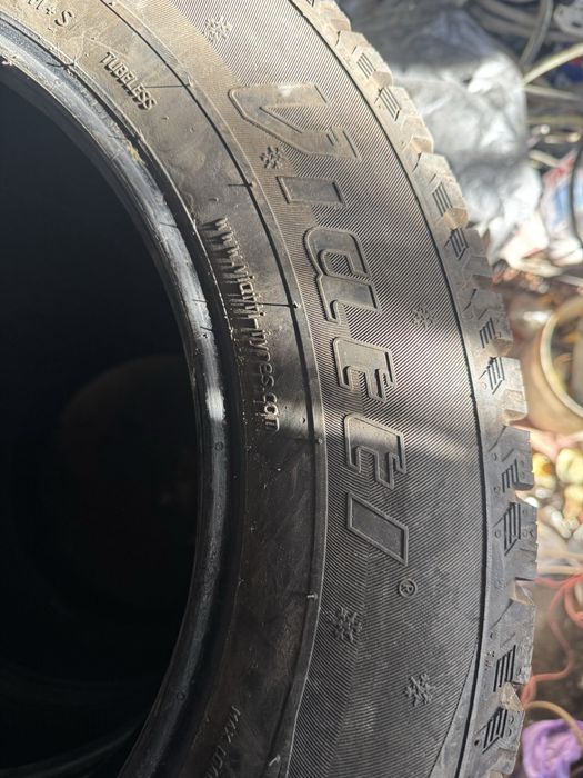 продам шипованную покрышкой на 225 60 R17