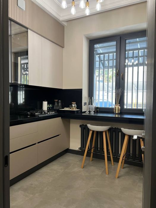 Сдается офисное помещение, ориентир: Институт Дипломатии, 228м²