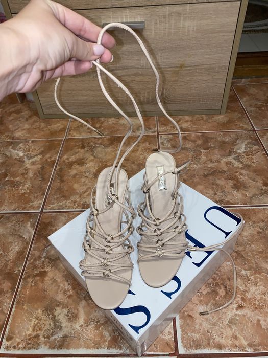 Sandale Guess , mărimea 35