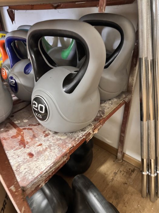 Kettlebell 20 kg noi made in Germany pret 200 ron bucata