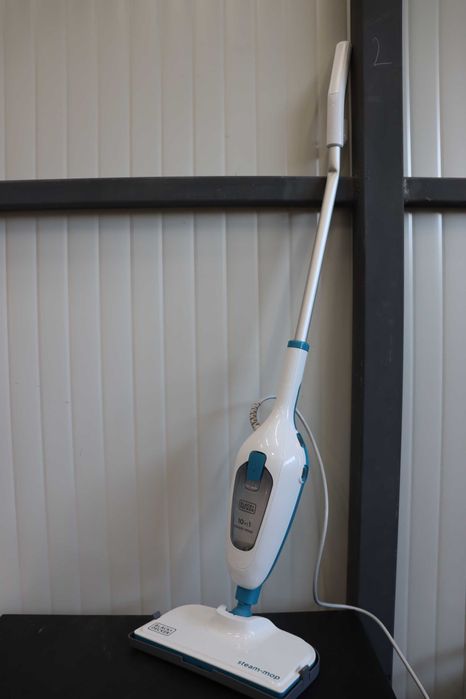 Парочистачка Black Decker  1300W Бяла, лек дефект на дръжката